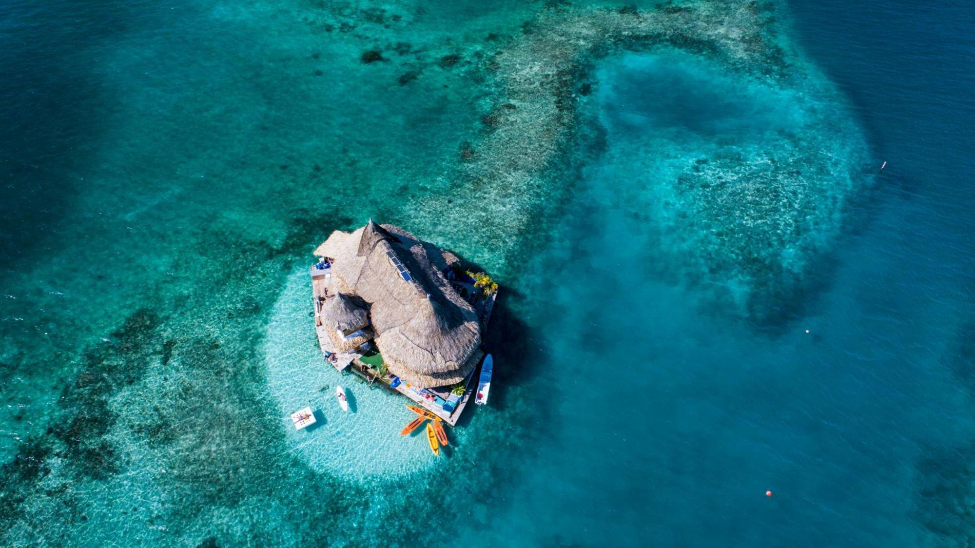 Casa En El Agua Hotel Tintipan Island Exterior photo